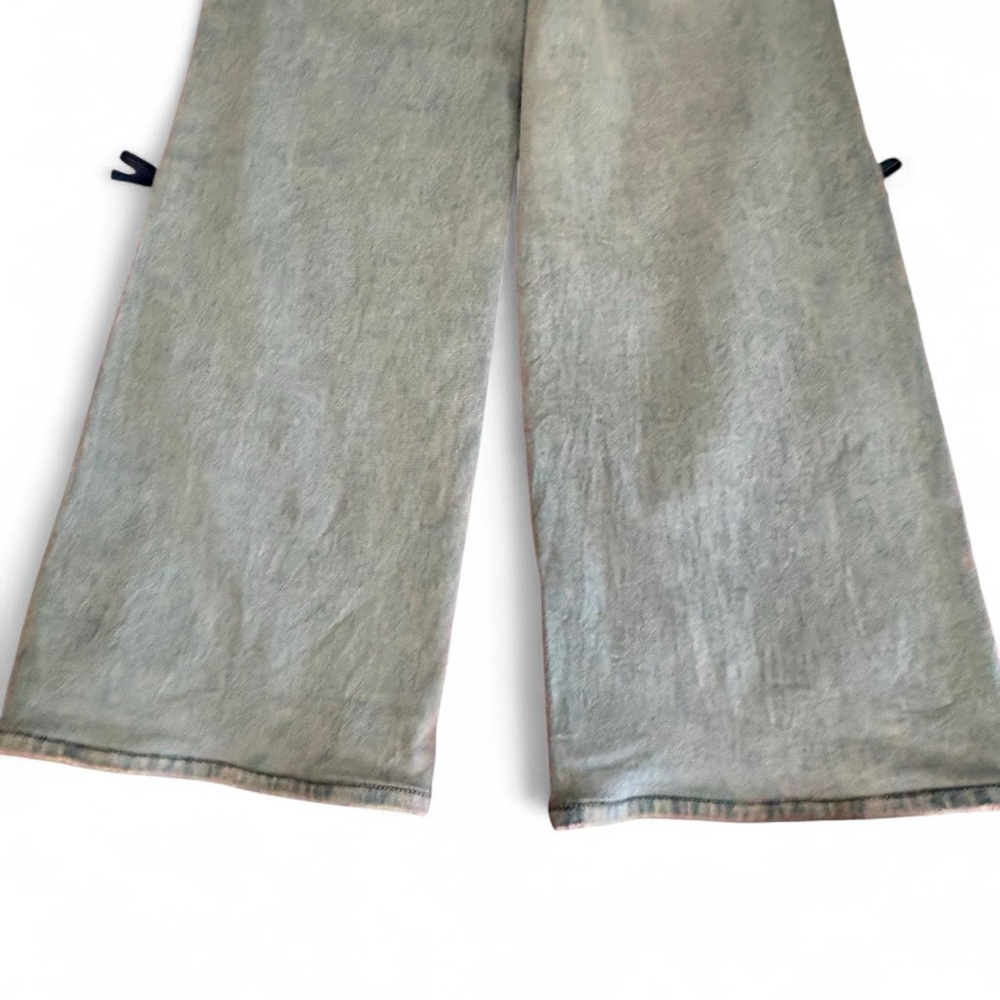 Stylish Light Blue Flare Jeans with Navy Accents - Picture 7 of 8